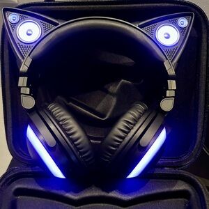 Brookstone PURPLE LED LIGHT UP CAT, Kitty EAR HEADPHONES BLUETOOTH OR WIRED